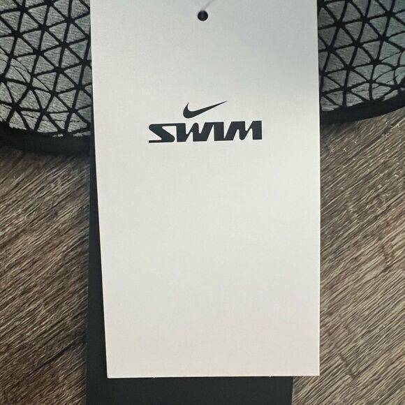 Nike Women Hydralock Fusion Cheeky Kickshort-Size Large - Picture 5 of 10